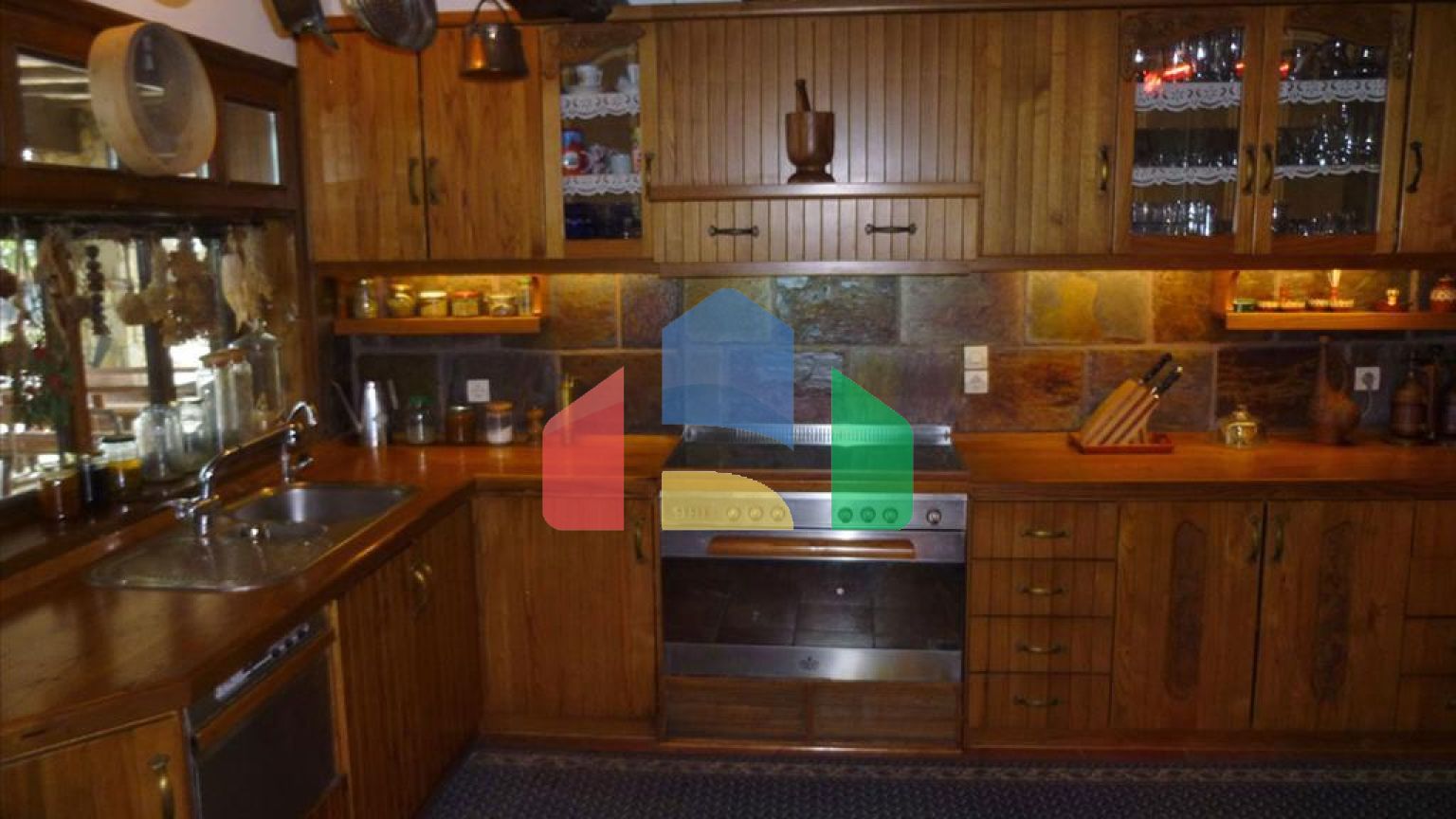 Продаж - Вілла 285 m² на Олімпійській Рив'єрі