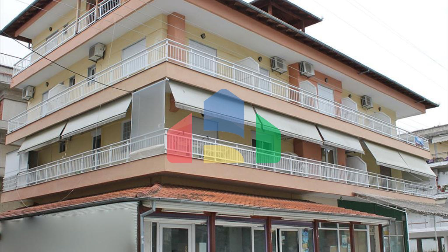 Продаж - Готель 650 m² на Олімпійській Рив'єрі