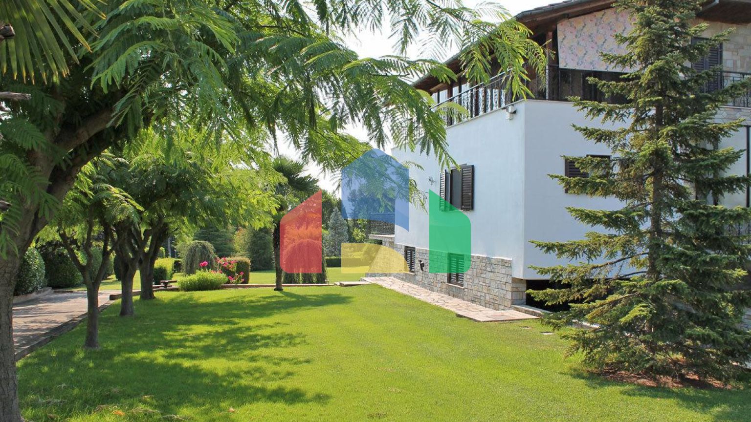 Продажа - Вилла 440 m² на Олимпийской Ривьере