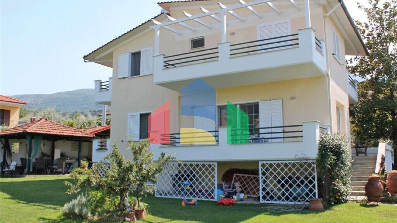 Продажа - Коттедж 220 m² на Олимпийской Ривьере