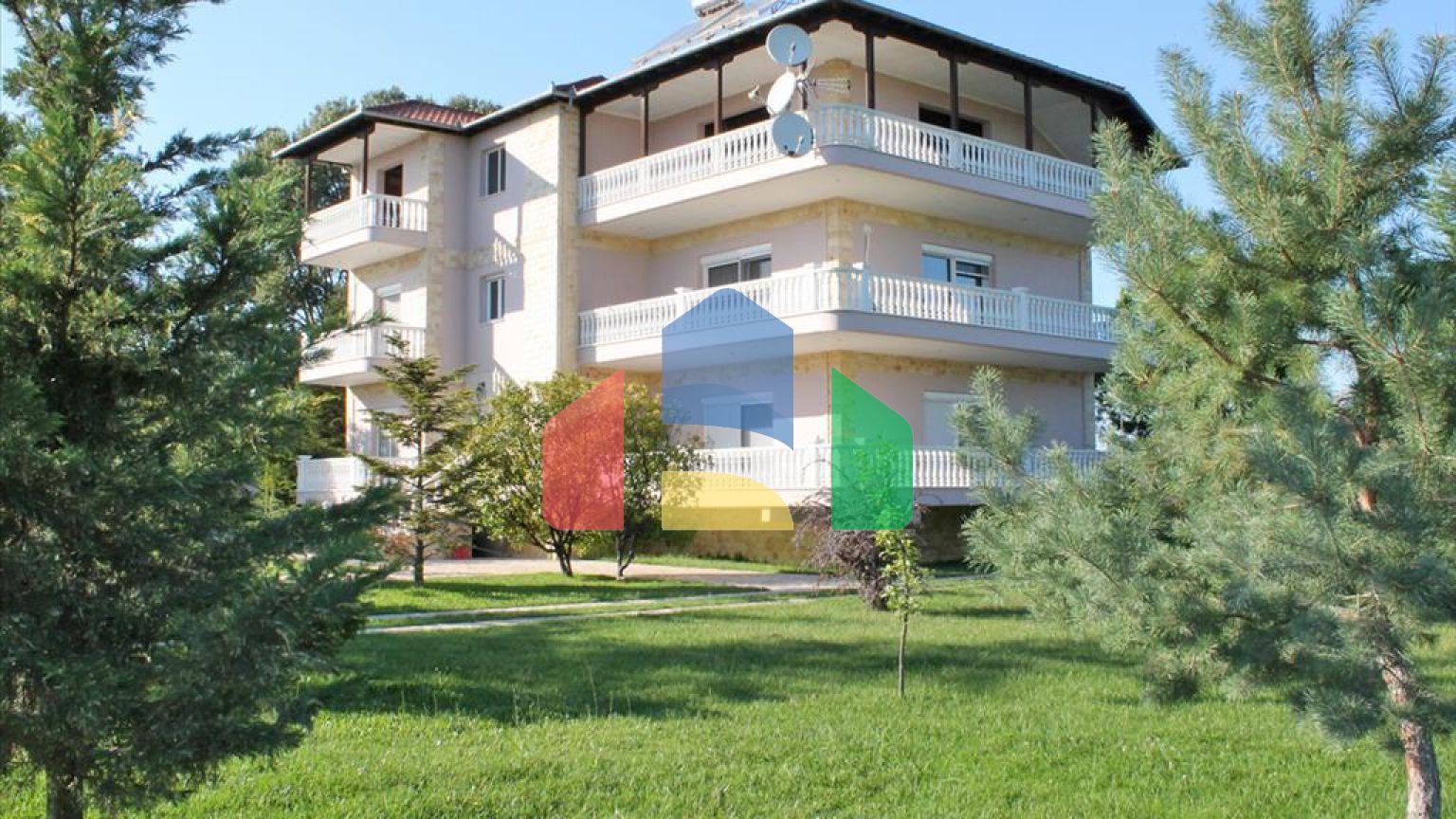 Продаж - Котедж 670 m² на Олімпійській Рив'єрі