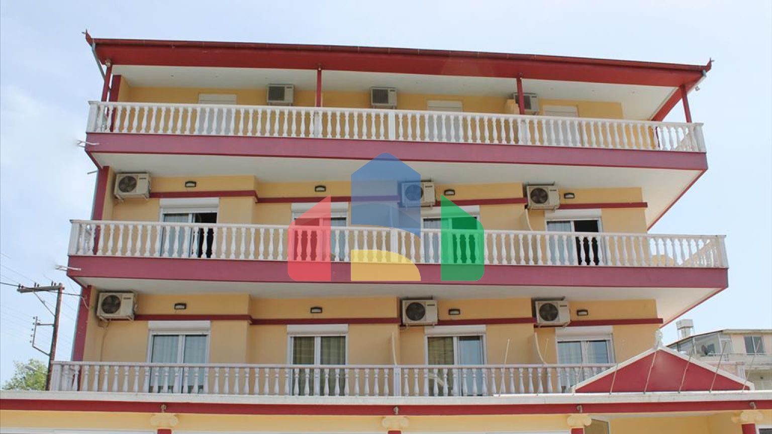 Продаж - Готель 800 m² на Олімпійській Рив'єрі