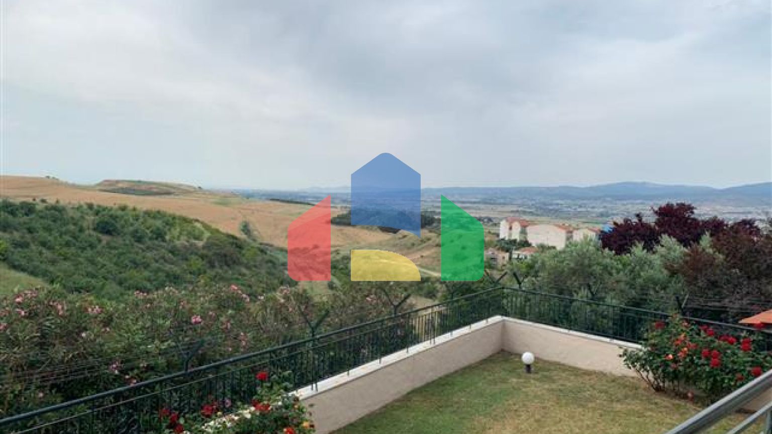 Продажа - Вилла 200 m² в пригороде Салоник