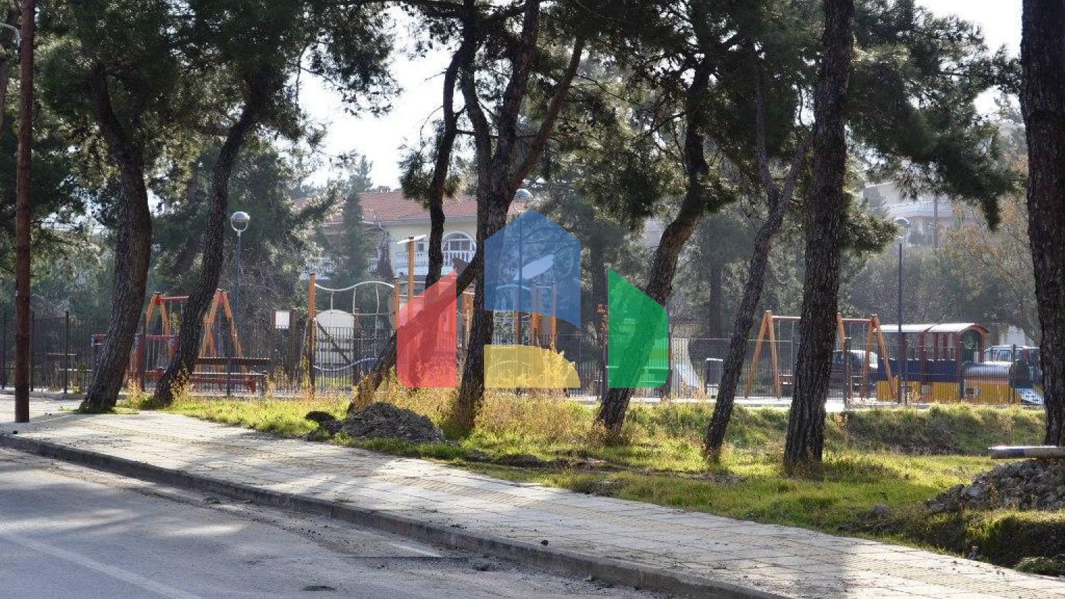 Продажа - Таунхаус 102 m² в пригороде Салоник