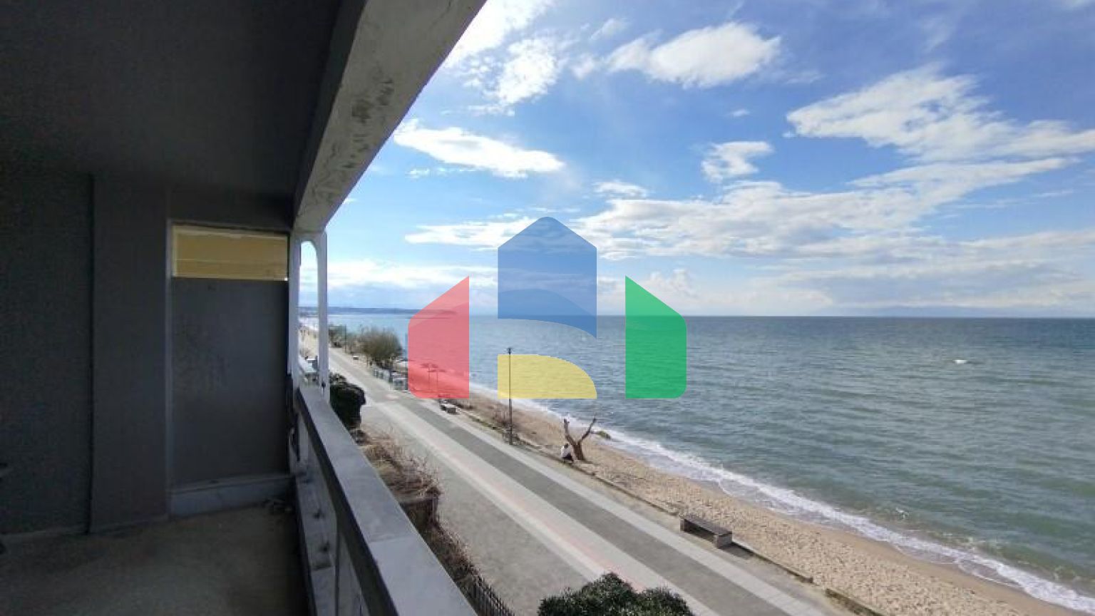 Продаж - Квартира 67 m² в передмісті Салонік