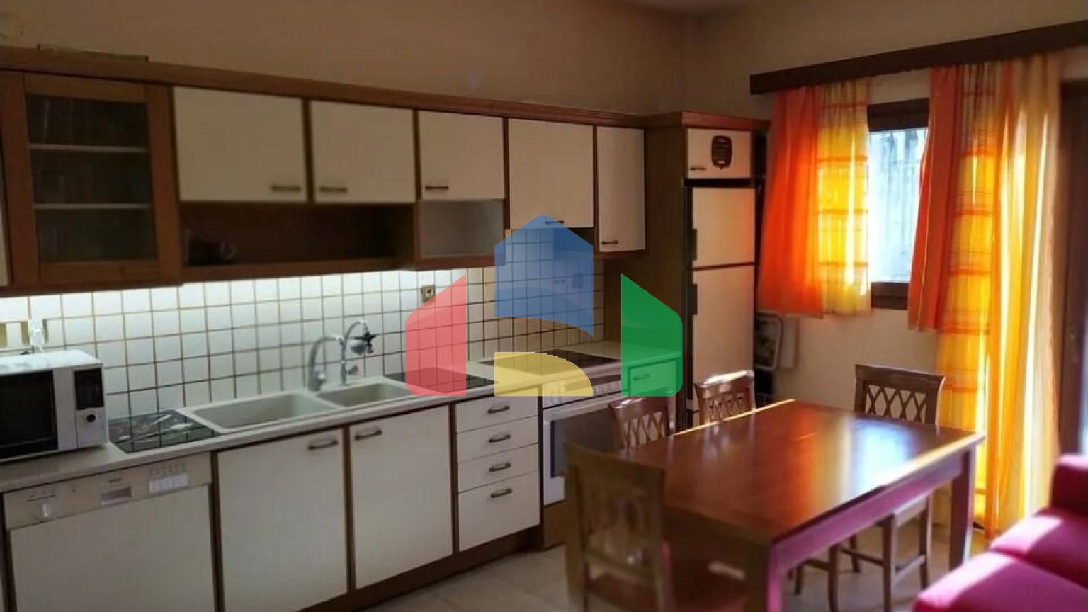 Продаж - Котедж 285 m² в передмісті Салонік