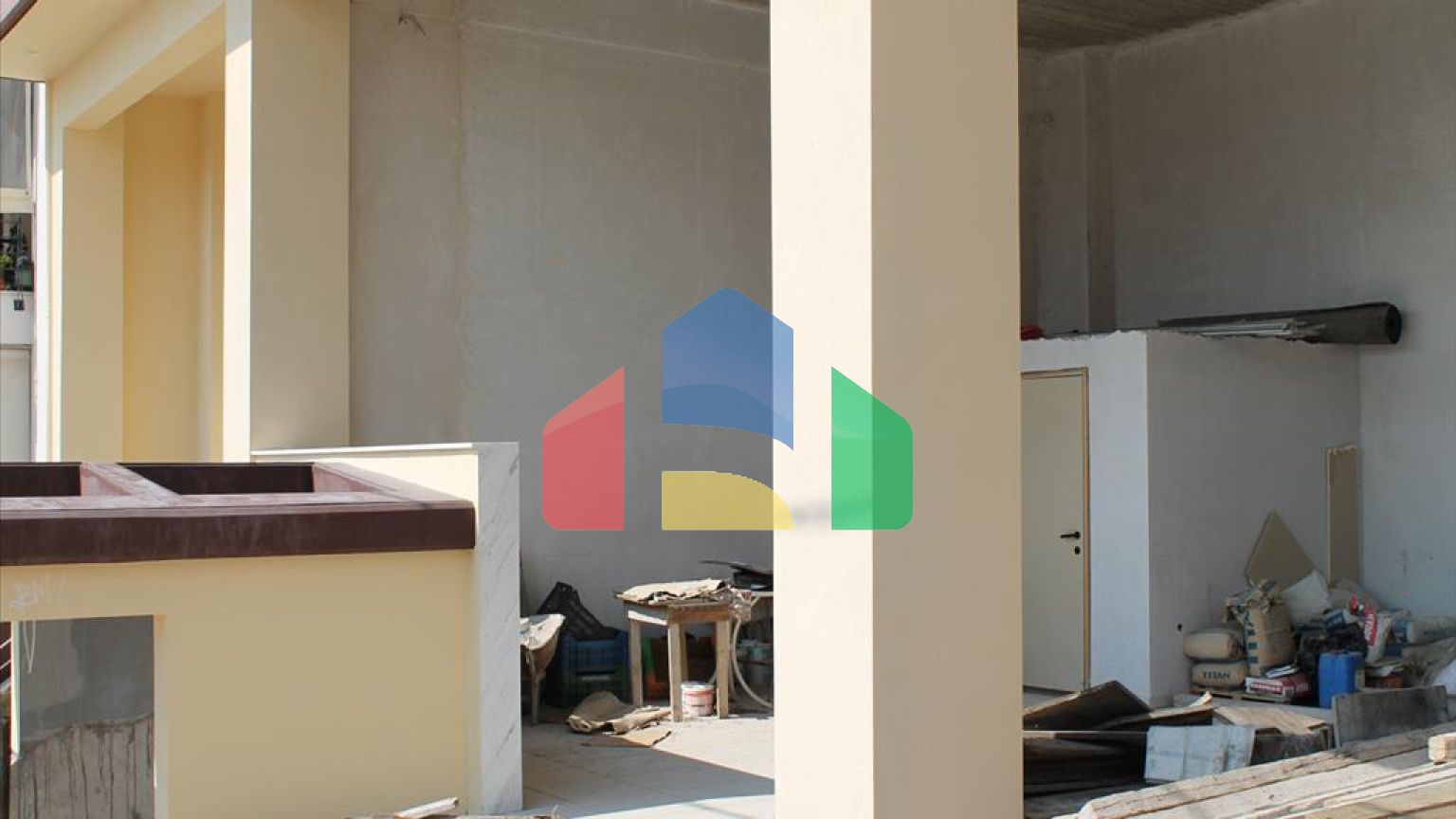 Продаж - Комерційна нерухомість 70 m² в передмісті Салонік