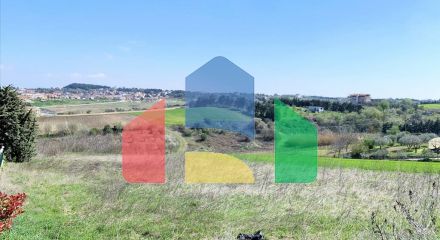 Продаж - Земельна ділянка 3800 m² в передмісті Салонік