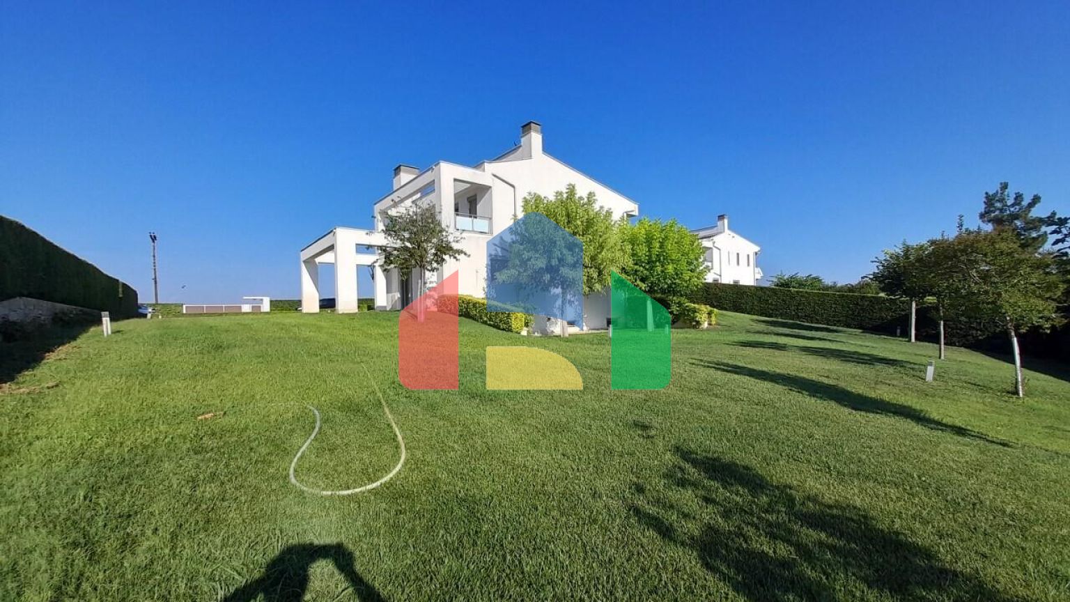 Продаж - Котедж 410 m² в передмісті Салонік