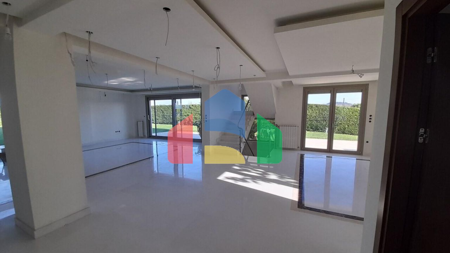 Продаж - Котедж 410 m² в передмісті Салонік