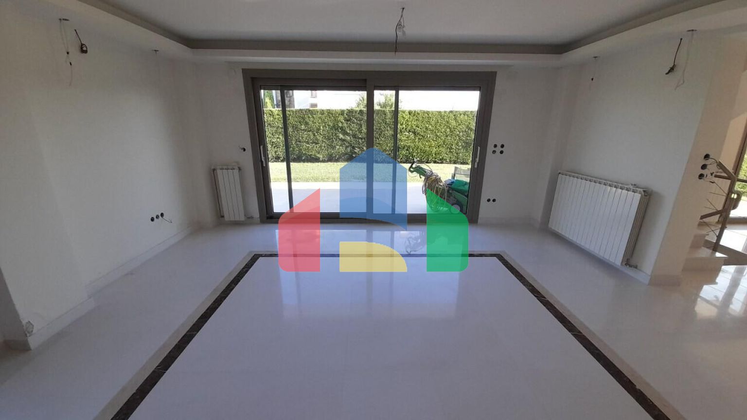 Продаж - Котедж 410 m² в передмісті Салонік