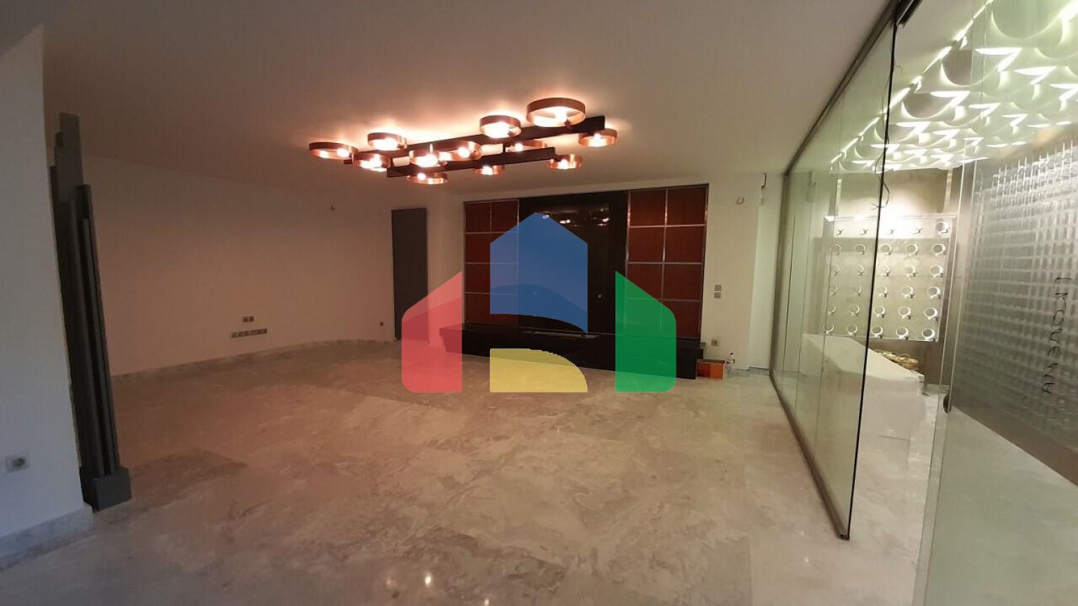 Продаж - Котедж 410 m² в передмісті Салонік