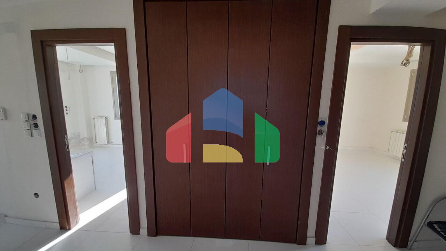 Продаж - Котедж 410 m² в передмісті Салонік