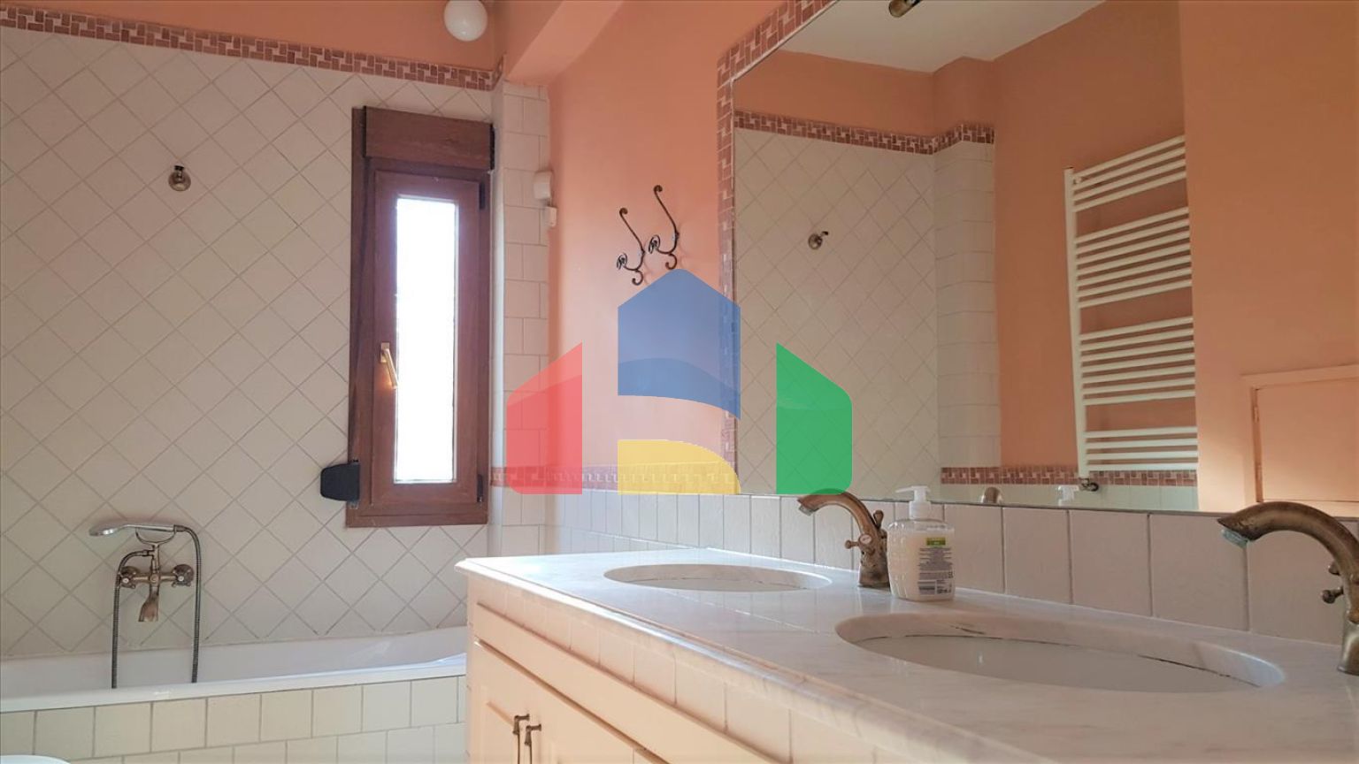 Продажа - Вилла 460 m² в пригороде Салоник