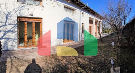 Продажа - Вилла 460 m² в пригороде Салоник Продажа - Вилла 460 m² в пригороде Салоник