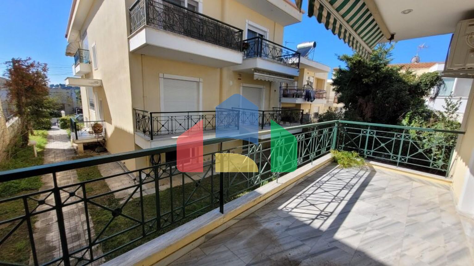 Продажа - Таунхаус 151 m² в пригороде Салоник