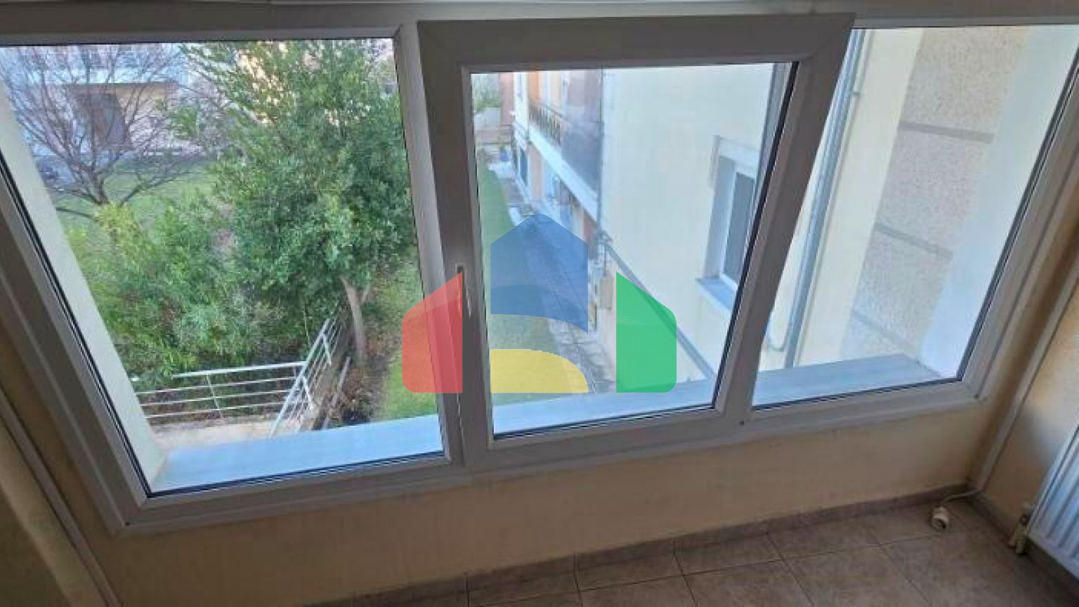 Продаж - Квартира 56 m² в передмісті Салонік