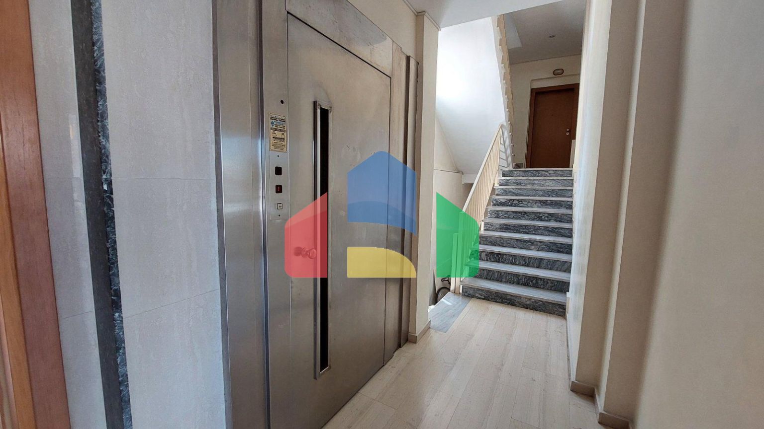 Продаж - Квартира 56 m² в передмісті Салонік