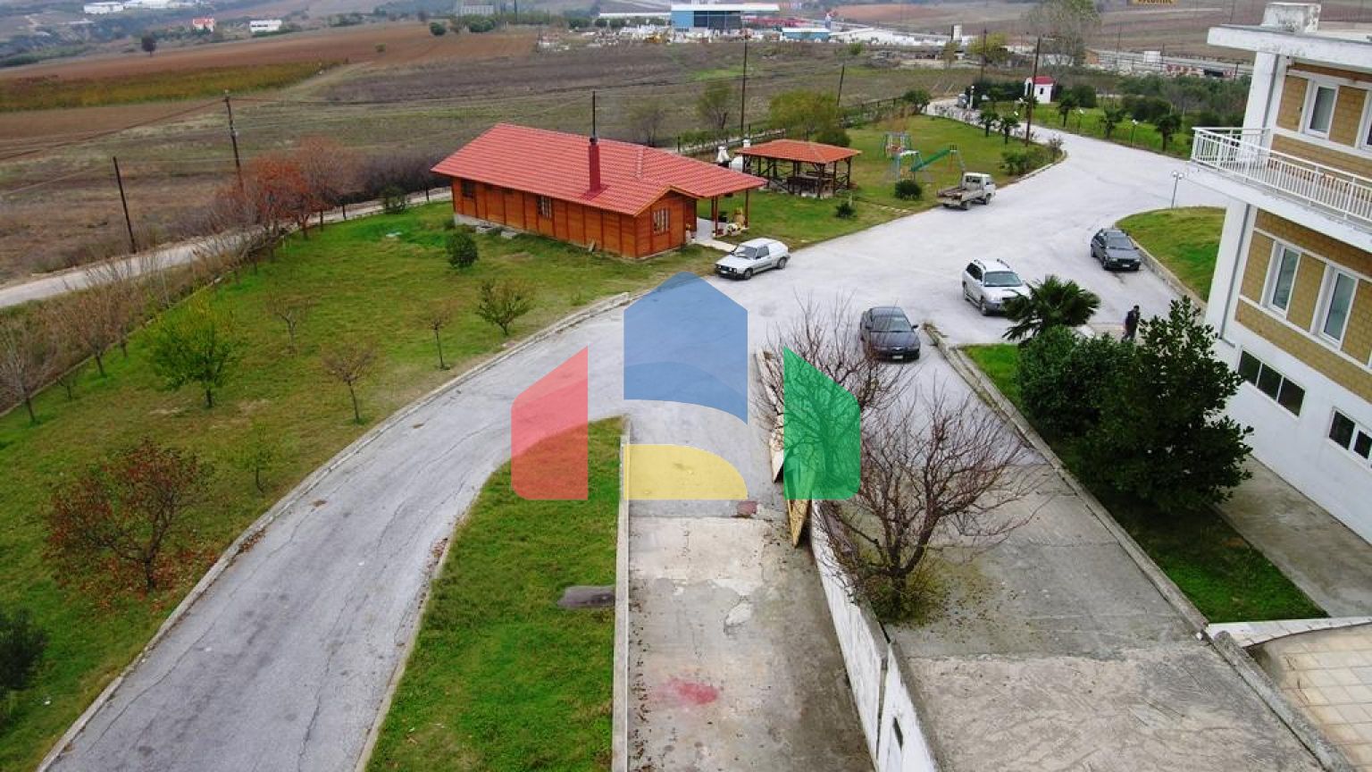 Продажа - Коммерческое помещение 3000 m² в пригороде Салоник