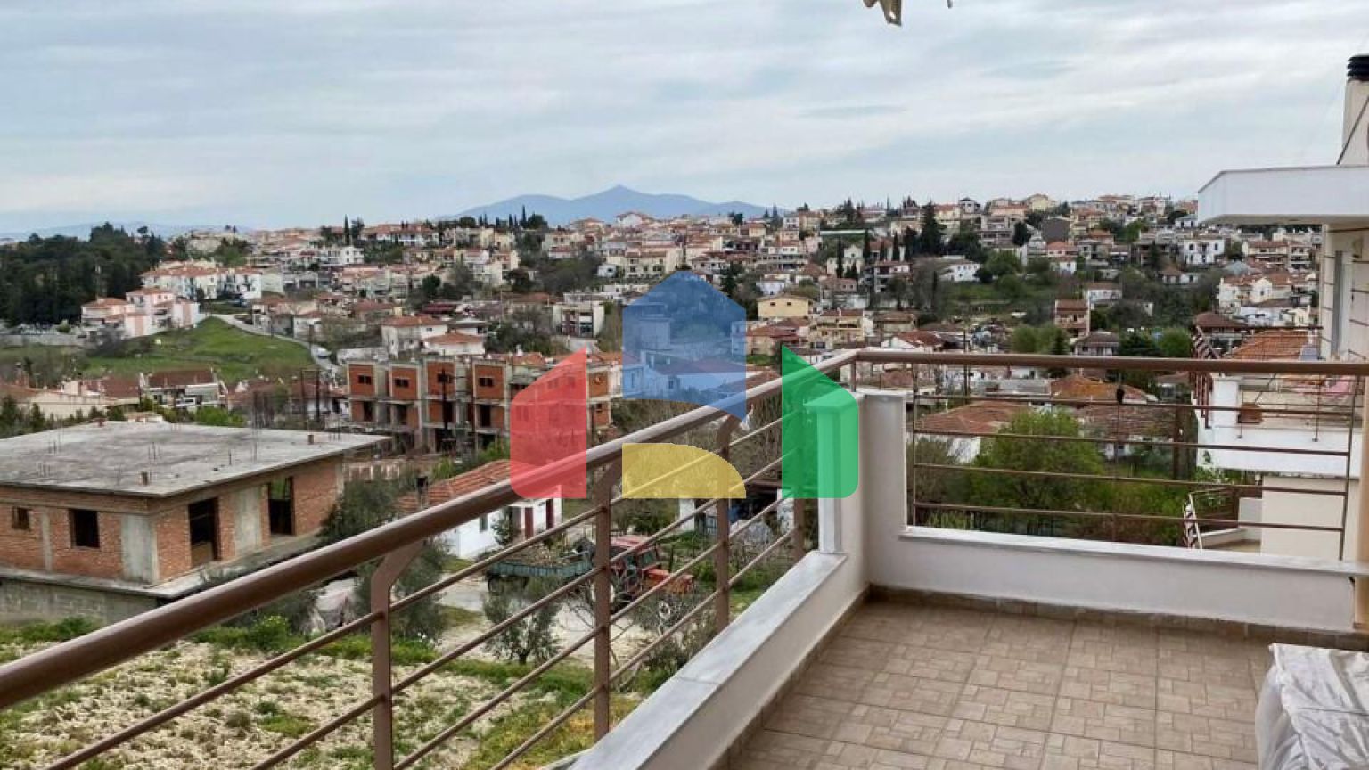 Продажа - Таунхаус 225 m² в пригороде Салоник