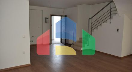 Продажа - Таунхаус 200 m² в пригороде Салоник