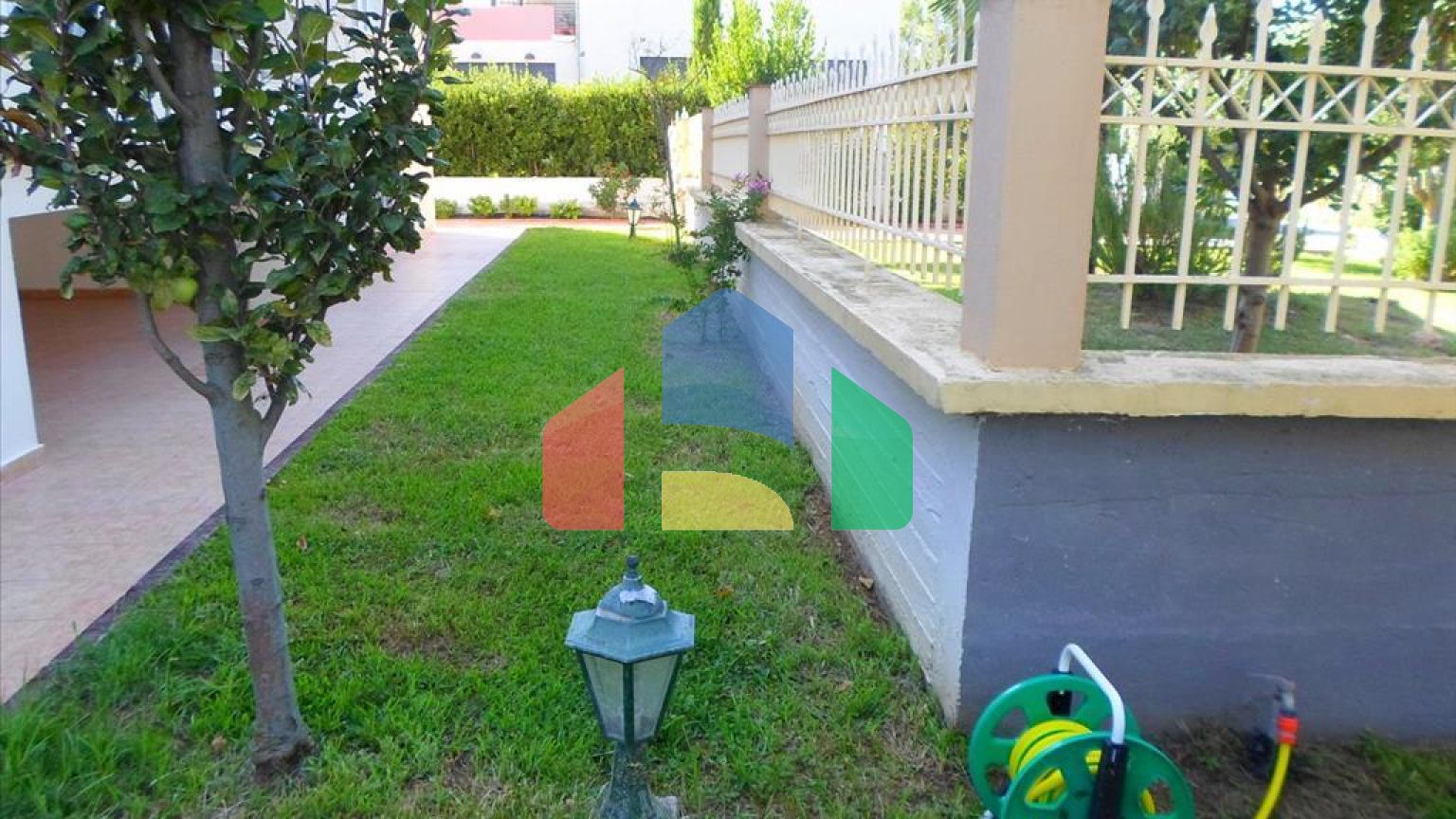 Продаж - Котедж 350 m² в передмісті Салонік