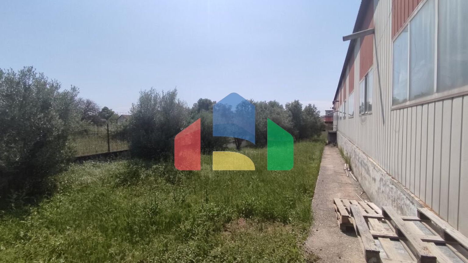 Продажа - Здание 900 m² в пригороде Салоник