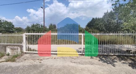 Продажа - Здание 900 m² в пригороде Салоник