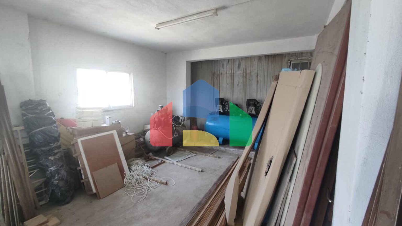 Продажа - Здание 900 m² в пригороде Салоник