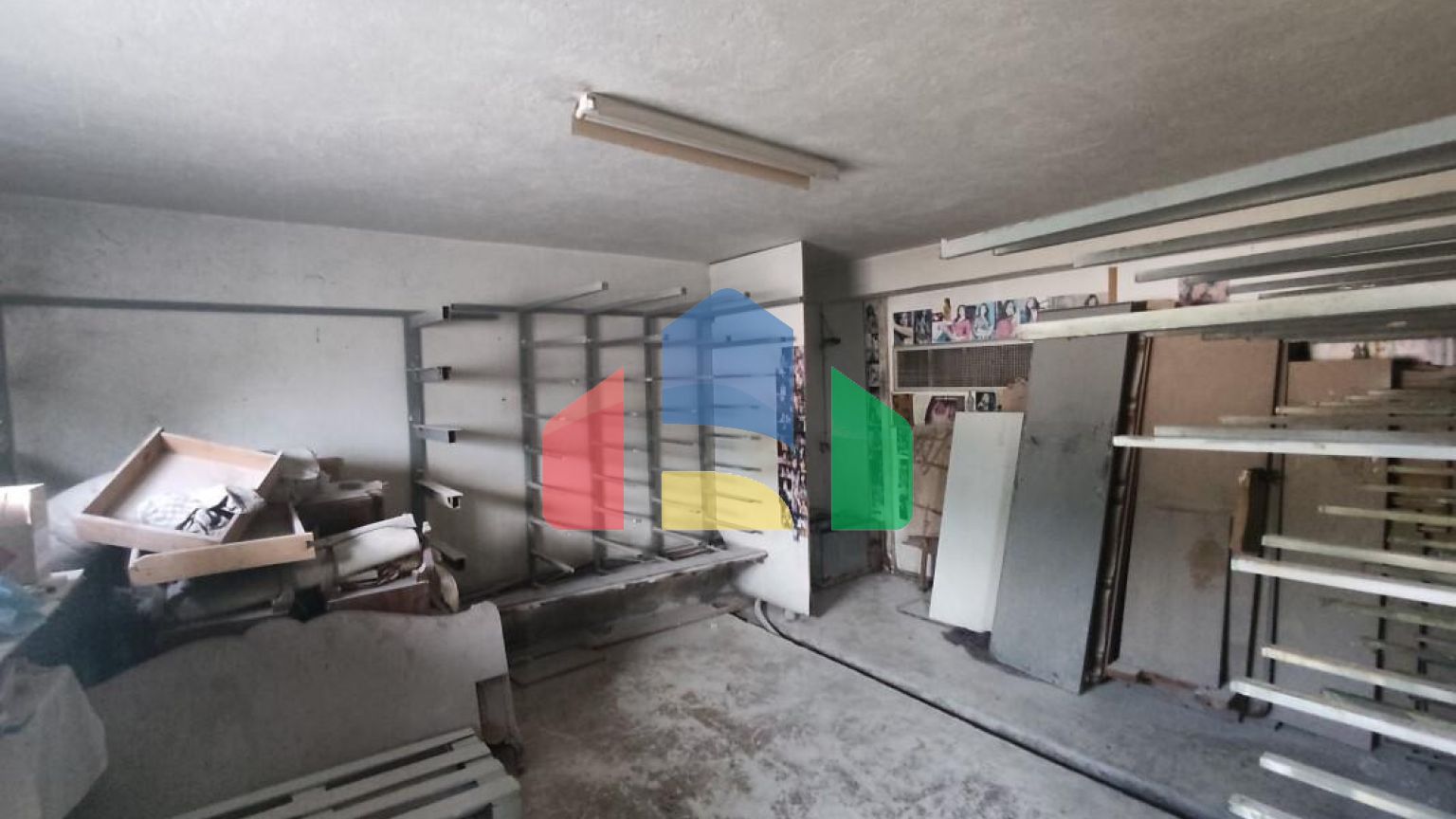 Продажа - Здание 900 m² в пригороде Салоник