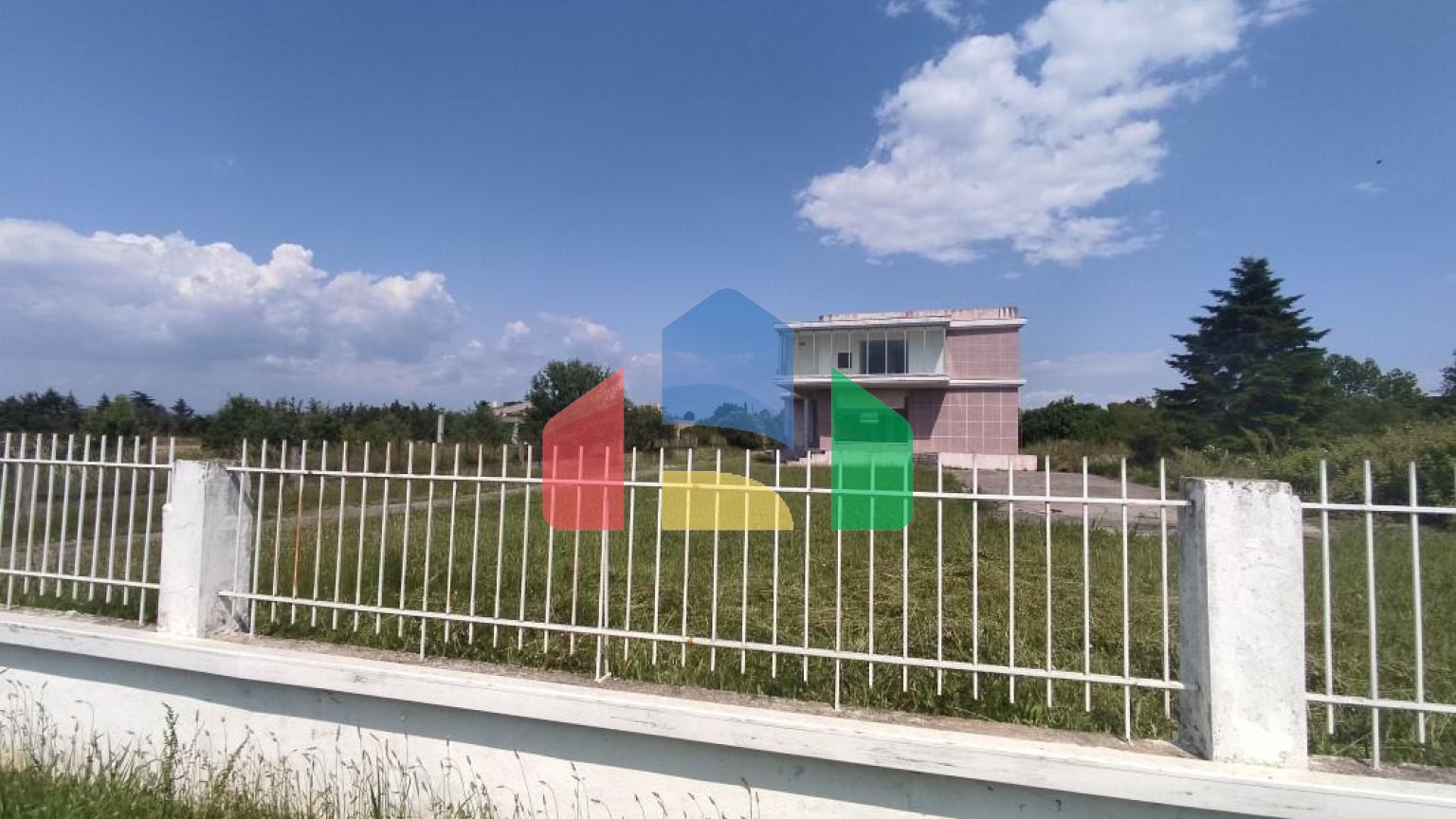 Продажа - Здание 900 m² в пригороде Салоник