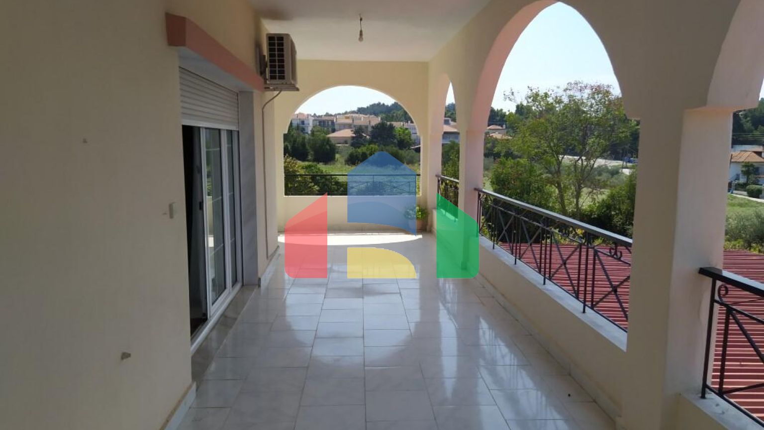 Продаж - Котедж 256 m² в передмісті Салонік