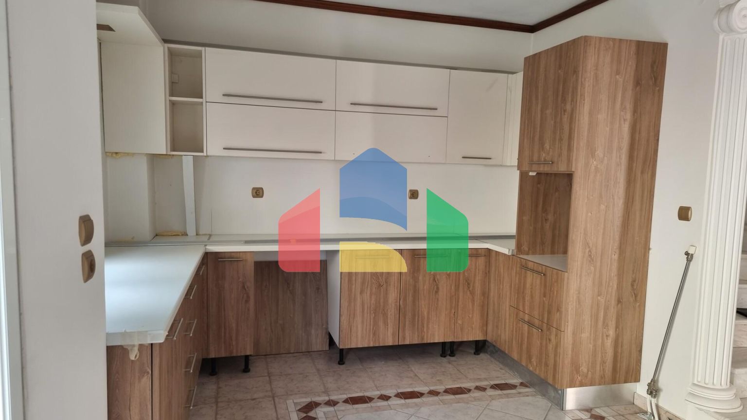 Продажа - Таунхаус 271 m² в пригороде Салоник