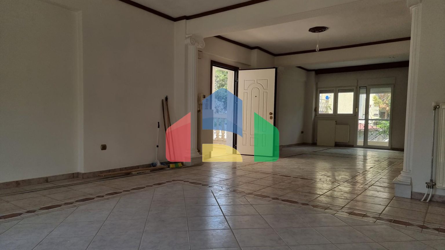 Продажа - Таунхаус 271 m² в пригороде Салоник