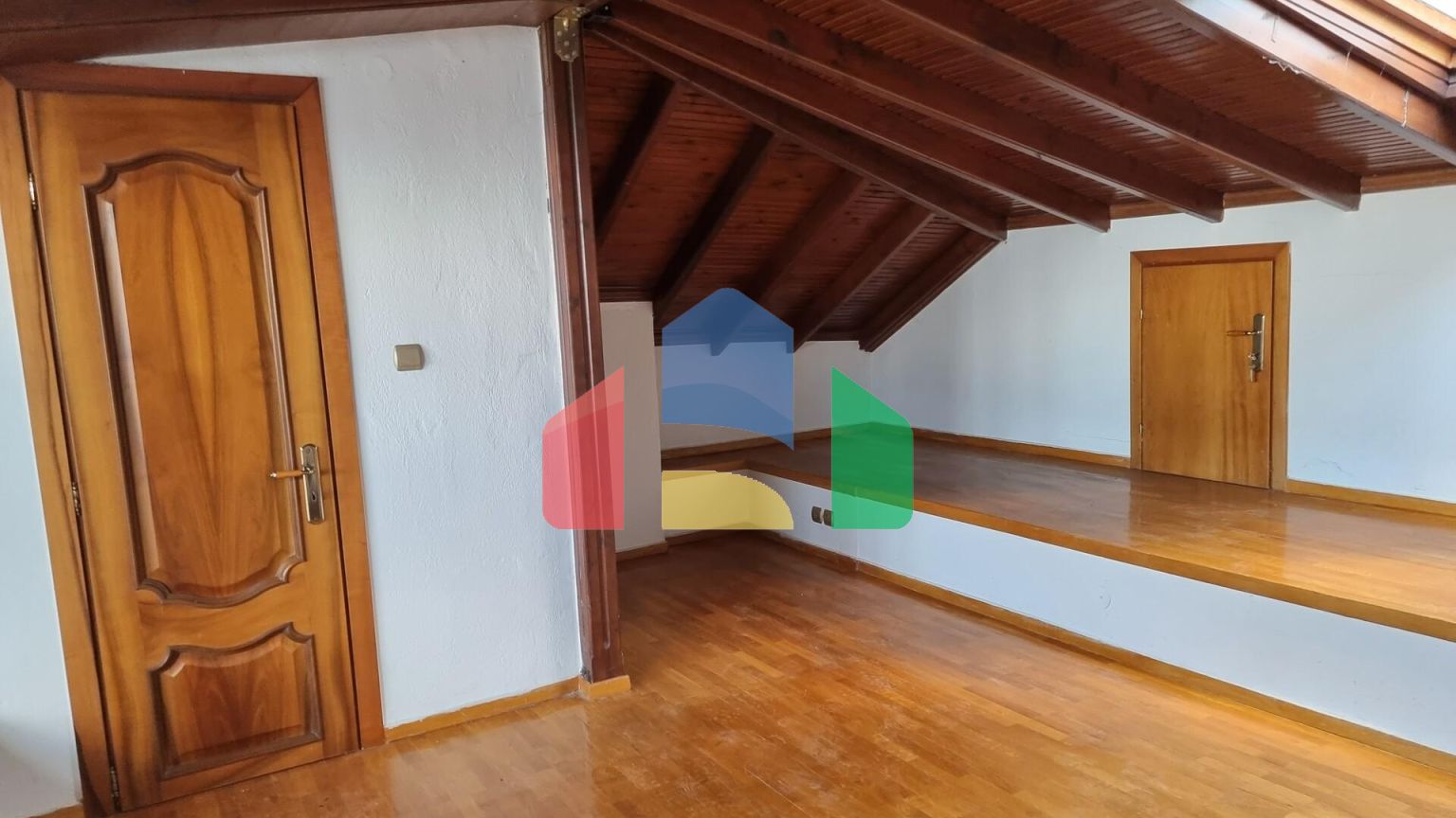 Продажа - Таунхаус 271 m² в пригороде Салоник