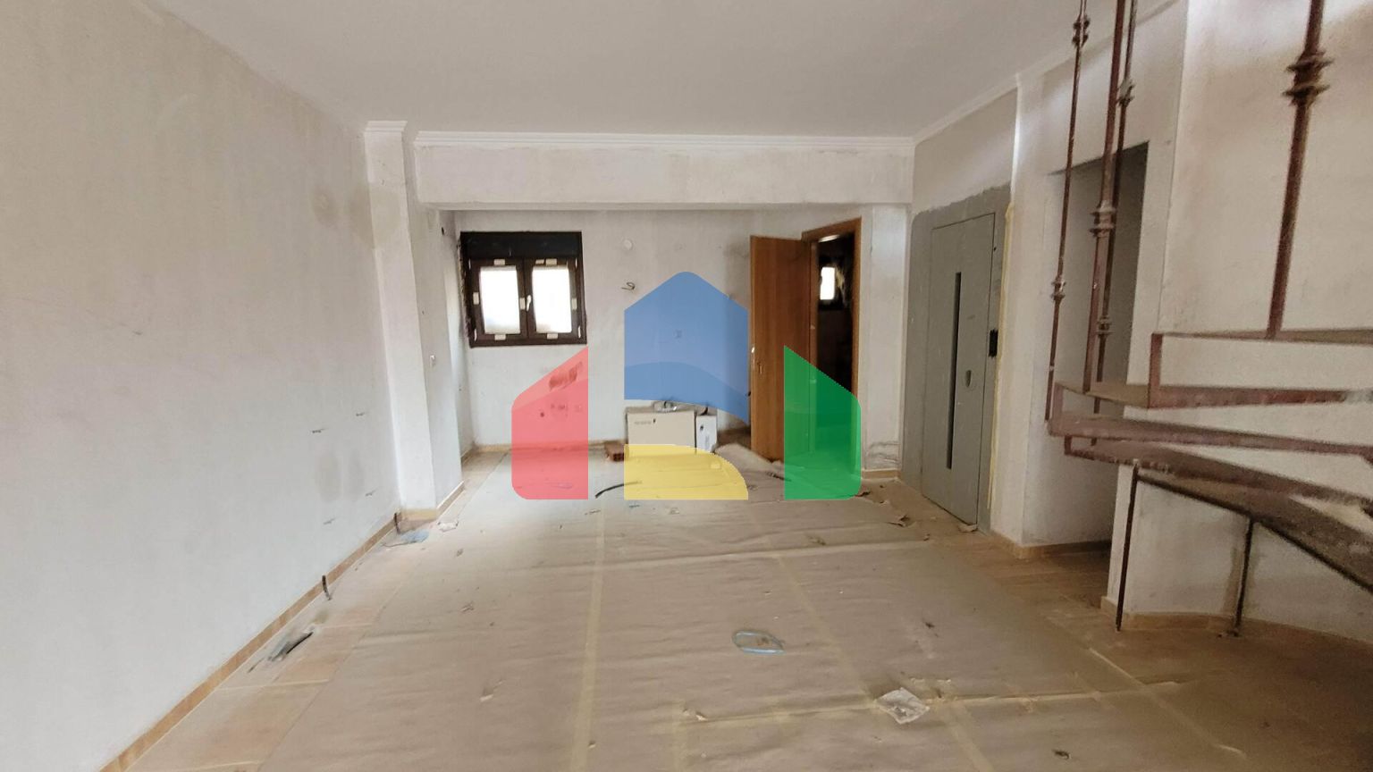 Продаж - Таунхаус 176 m² в передмісті Салонік