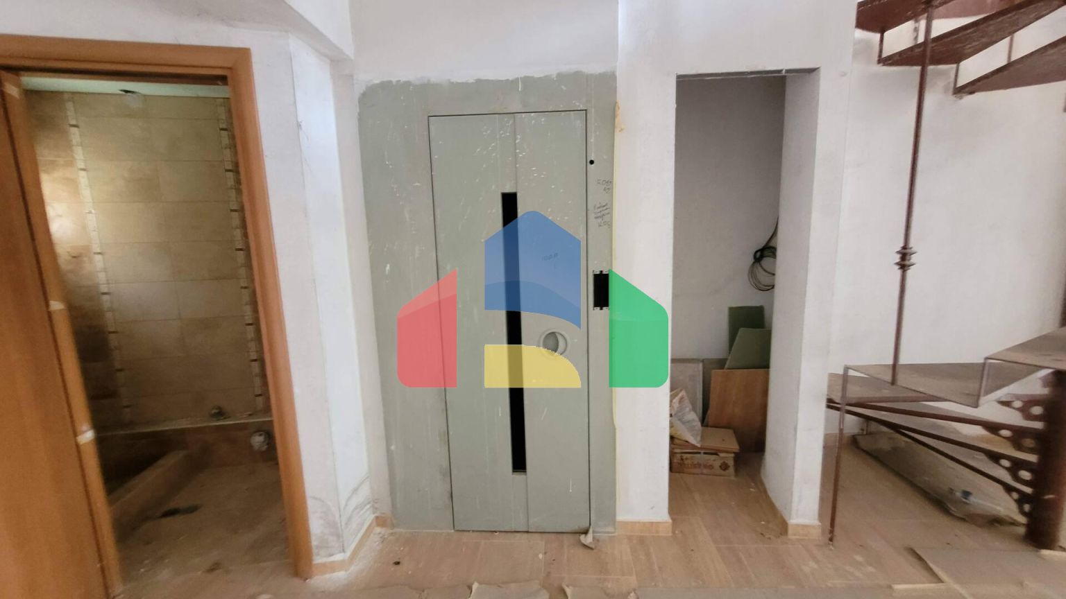 Продаж - Таунхаус 176 m² в передмісті Салонік