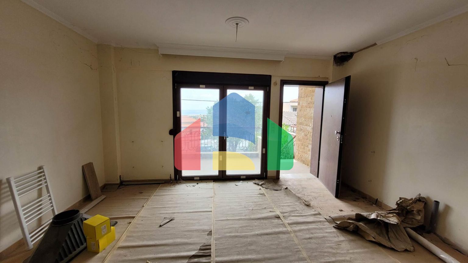 Продаж - Таунхаус 176 m² в передмісті Салонік