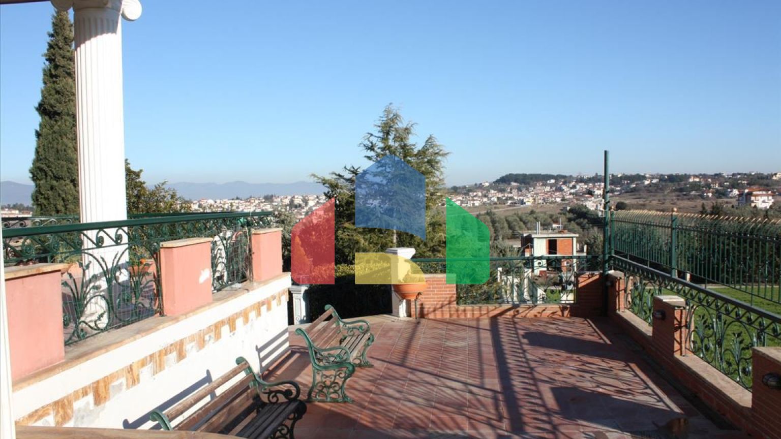 Продажа - Вилла 300 m² в пригороде Салоник