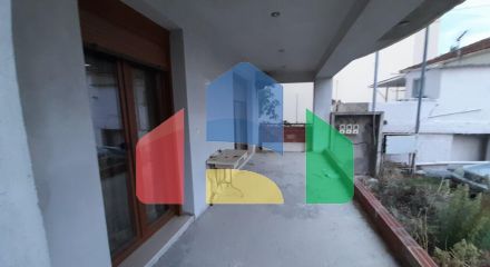 Продаж - Будівля 270 m² в передмісті Салонік