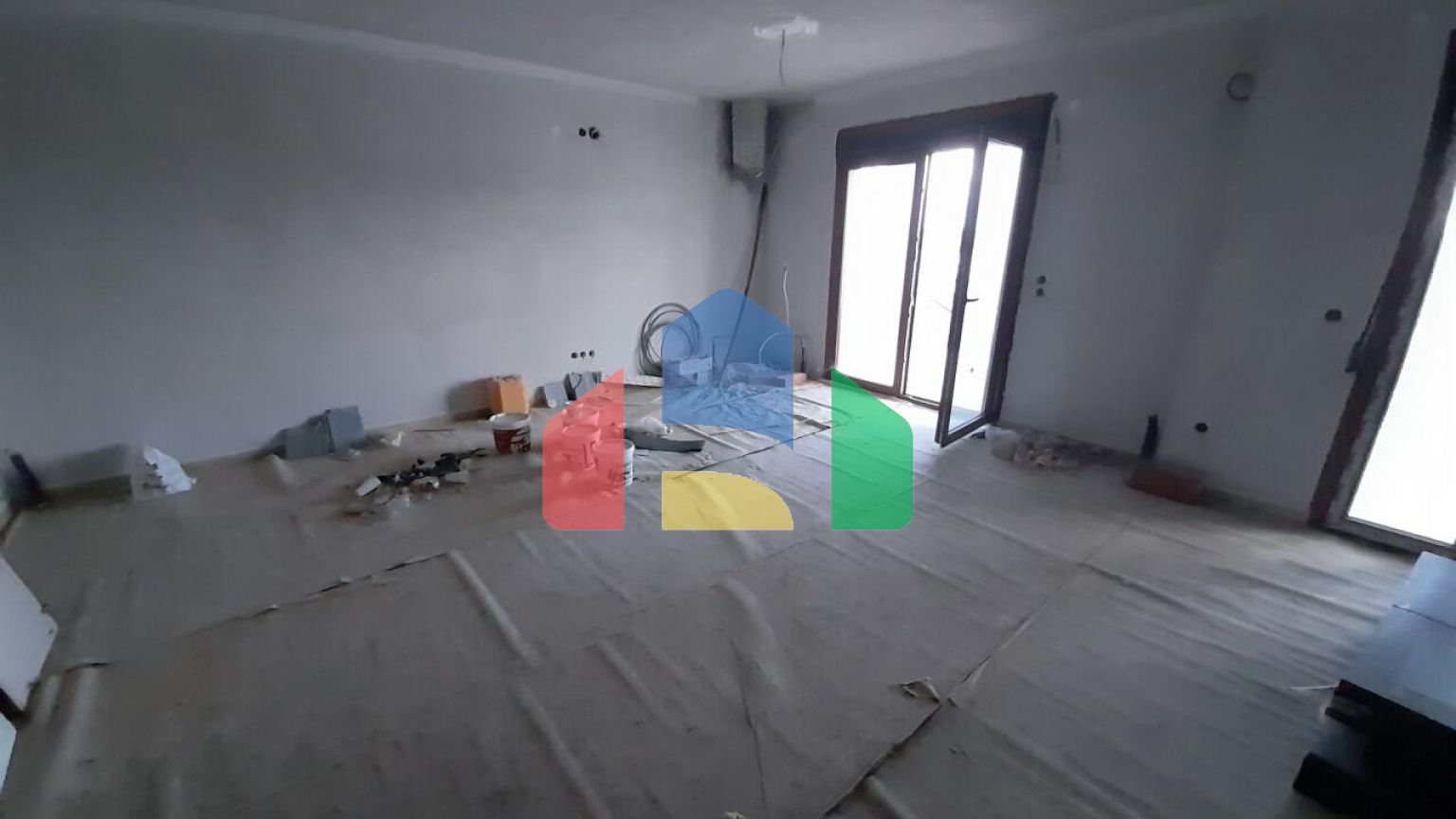 Продажа - Здание 270 m² в пригороде Салоник