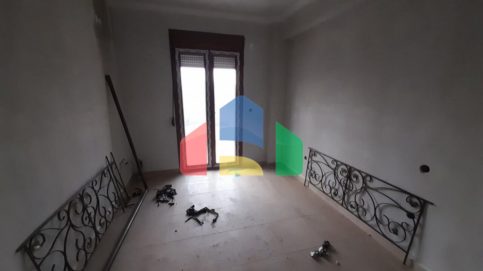 Продажа - Здание 270 m² в пригороде Салоник