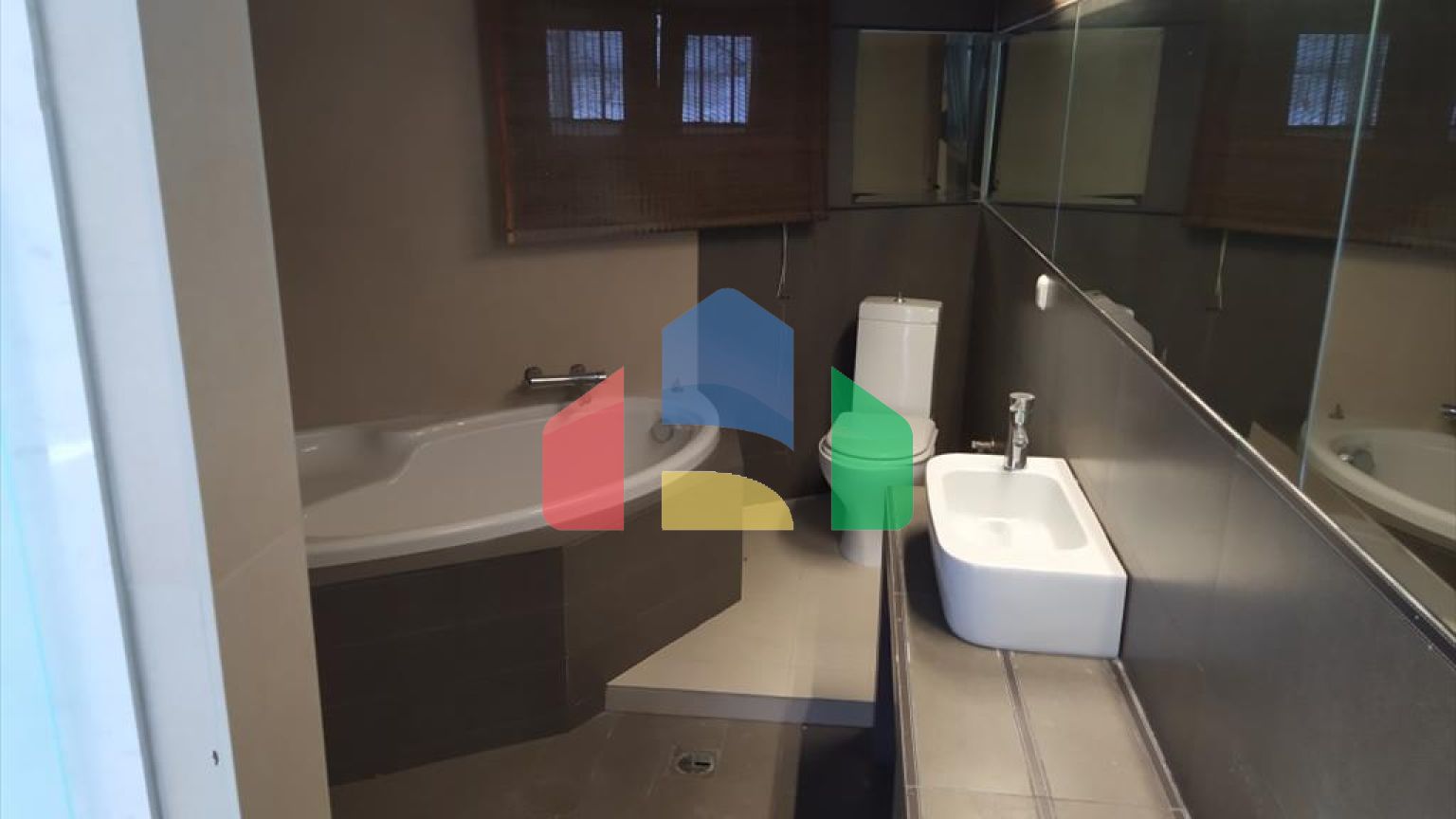 Продажа - Таунхаус 300 m² в пригороде Салоник