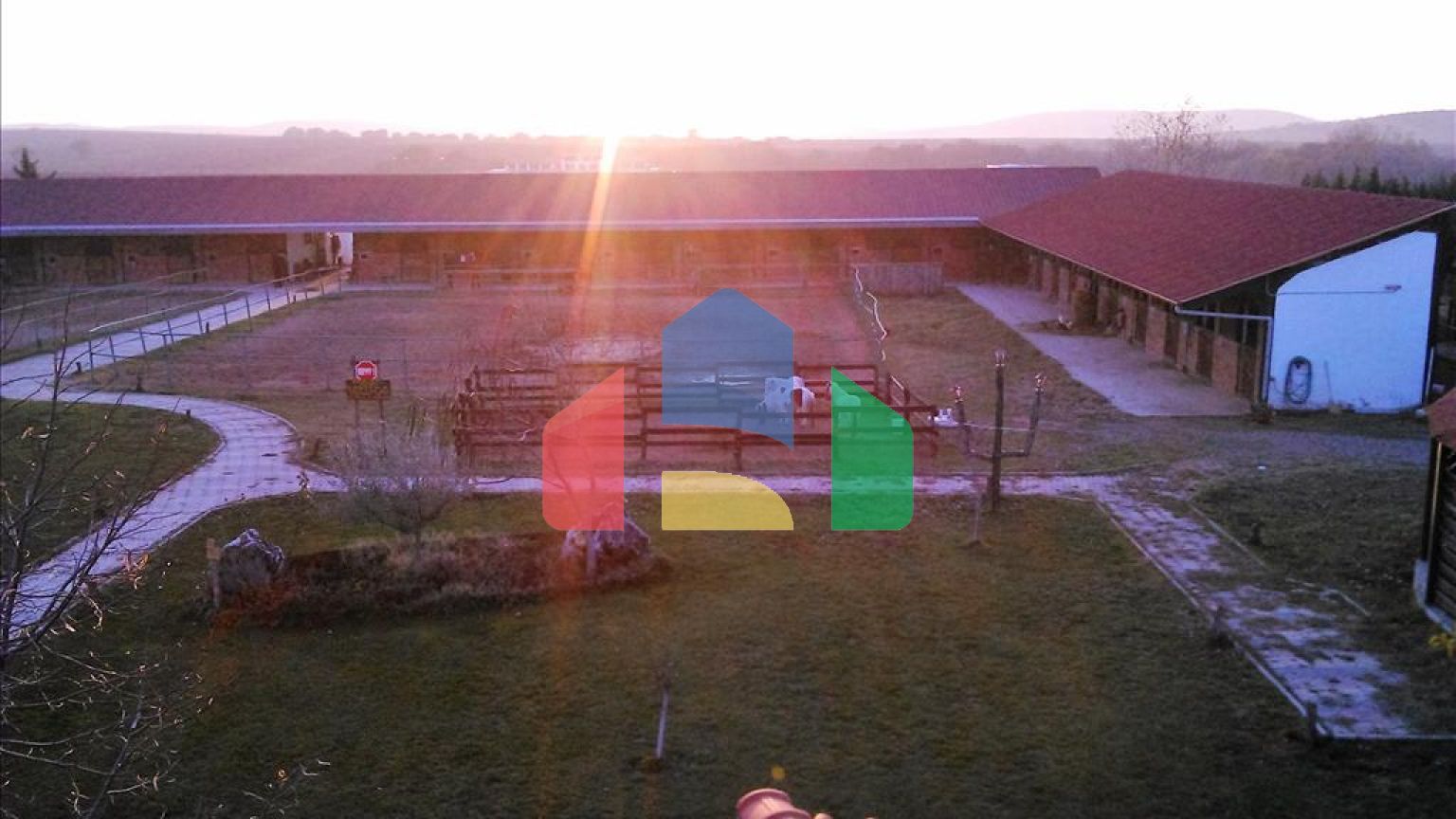 Продажа - Бизнес 1600 m² в пригороде Салоник