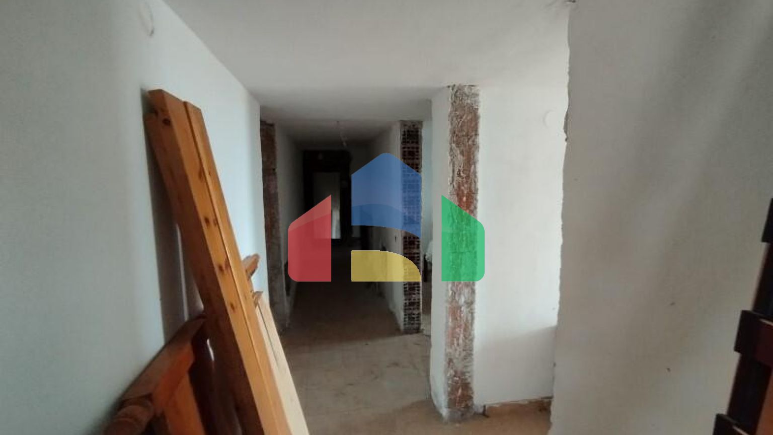 Продаж - Готель 1460 m² в передмісті Салонік