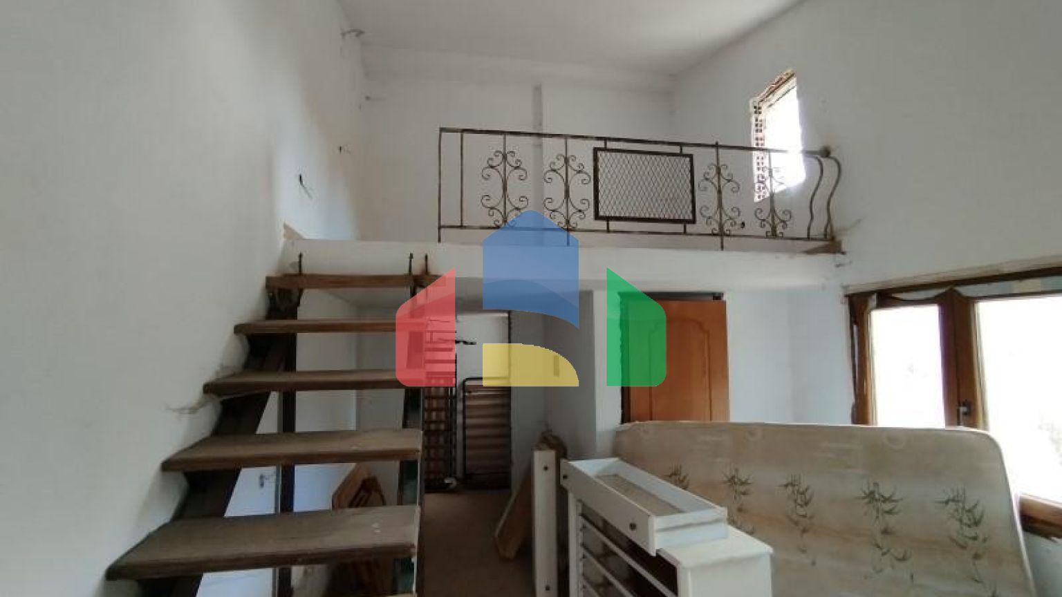 Продаж - Готель 1460 m² в передмісті Салонік