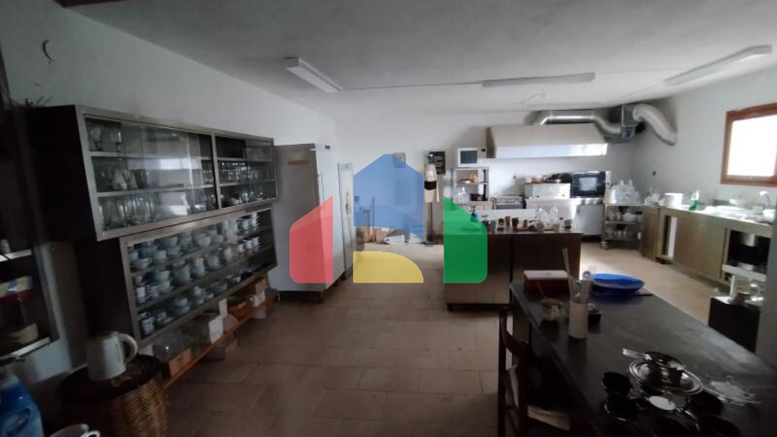 Продаж - Готель 1460 m² в передмісті Салонік