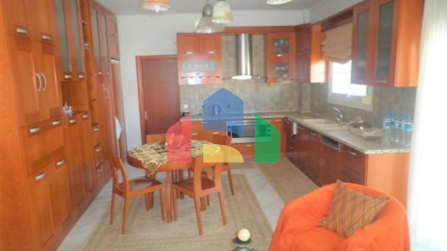 Продажа - Здание 700 m² в пригороде Салоник