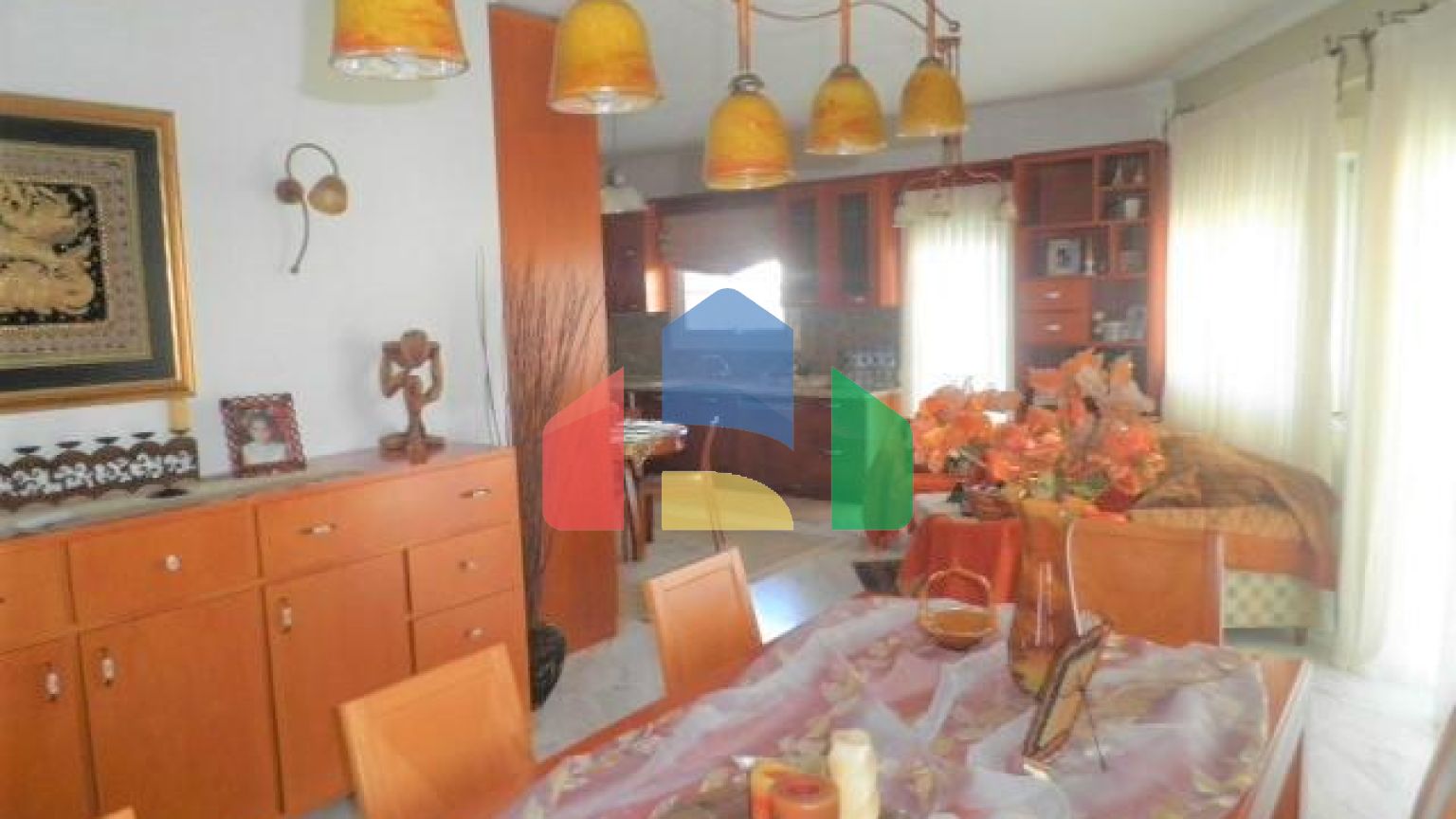 Продажа - Здание 700 m² в пригороде Салоник