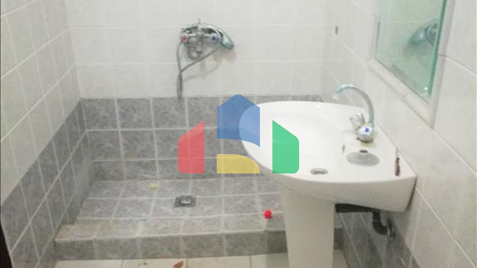 Продажа - Здание 700 m² в пригороде Салоник